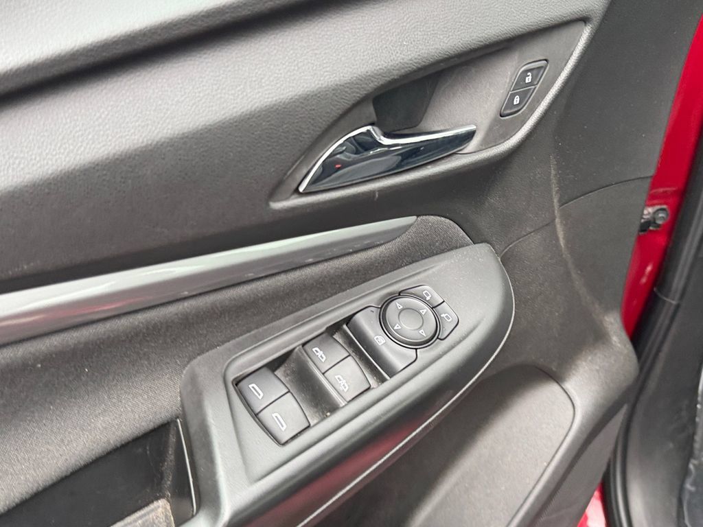 Used 2023 Chevrolet Bolt EUV LT w/ Comfort Package FWD image 19