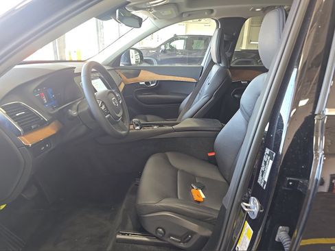 Used 2024 Volvo XC90 T8 Plus AWD/4WD image 7