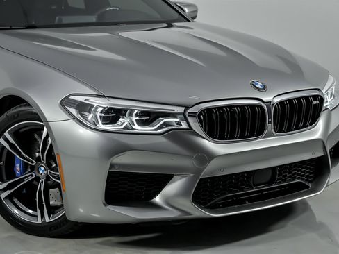 Used 2020 BMW M5 w/ Executive Package image 3