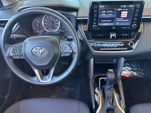 Certified 2022 Toyota Corolla Cross LE w/ Moonroof Package AWD/4WD image 18