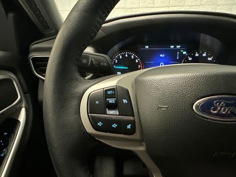 Used 2023 Ford Explorer XLT w/ Equipment Group 202A AWD/4WD image 24