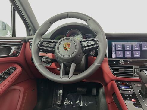 New 2026 Porsche Macan S image 25