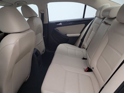 Used 2017 Volkswagen Jetta SEL FWD image 18