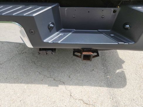 Used 2016 Ford F250 XLT w/ XLT Interior Package image 8