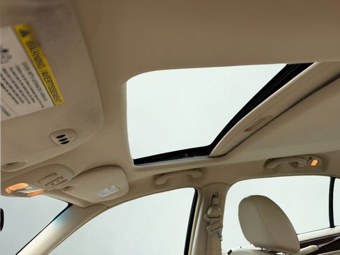 Used 2007 Lincoln Town Car Signature Limited RWD image 17