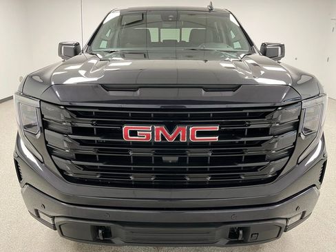 Used 2024 GMC Sierra 1500 Elevation w/ Elevation Premium Package AWD/4WD image 3