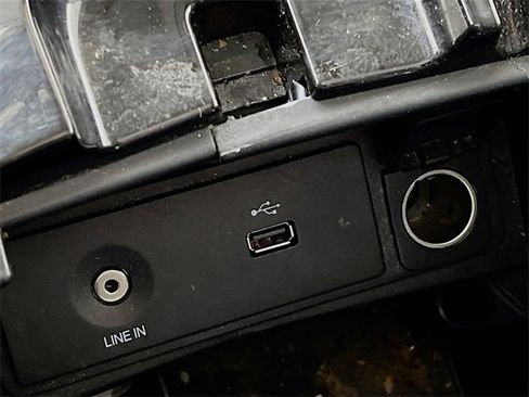 Used 2015 Ford Fusion SE w/ Equipment Group 201A image 19