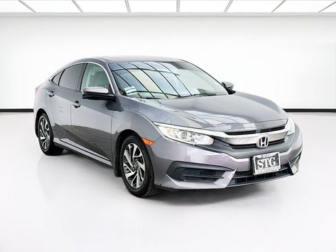 Used 2018 Honda Civic EX image 3