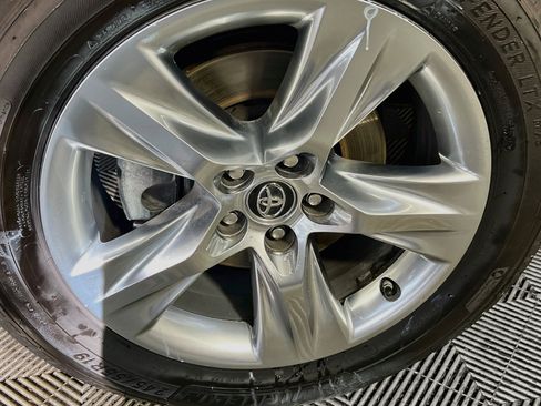 Used 2017 Toyota Highlander Limited FWD image 14