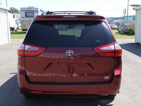 Used 2017 Toyota Sienna XLE Premium AWD/4WD image 6