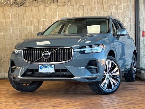 Used 2022 Volvo XC60 T8 Inscription image 2