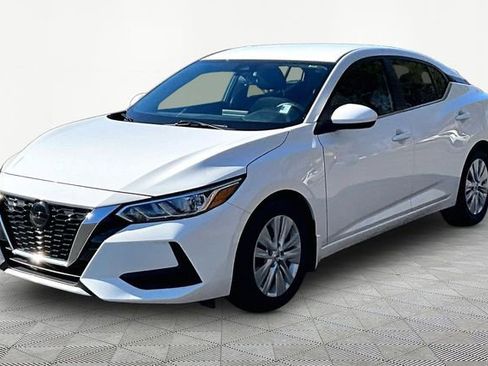 Used 2022 Nissan Sentra S image 3