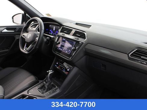 Used 2022 Volkswagen Tiguan SE R-Line image 24