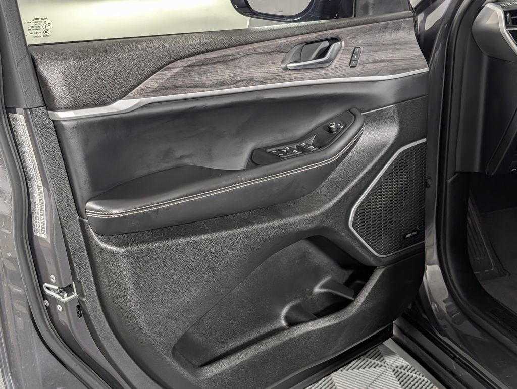 Used 2022 Jeep Grand Cherokee Limited RWD image 25