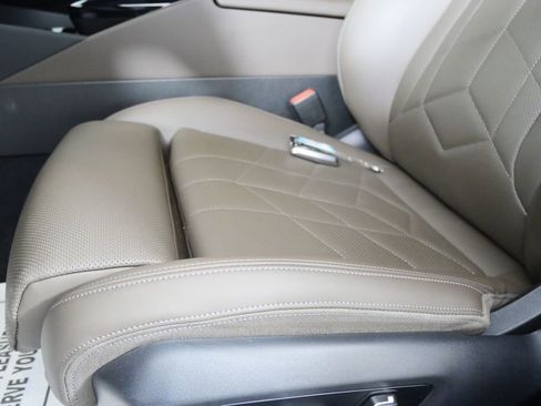 Certified 2024 BMW 530i w/ Convenience Package RWD image 9