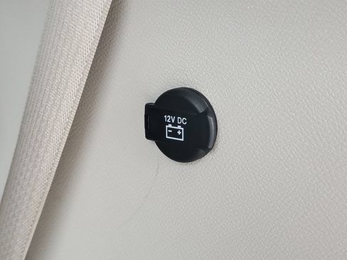 Used 2021 Chrysler Pacifica Limited w/ Uconnect Theater Family Group FWD image 8