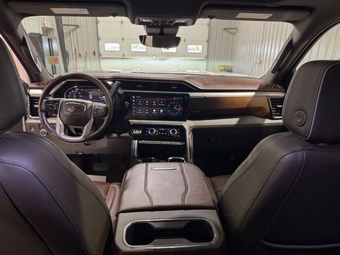 Used 2024 GMC Sierra 2500 Denali w/ Denali Reserve Package AWD/4WD image 19