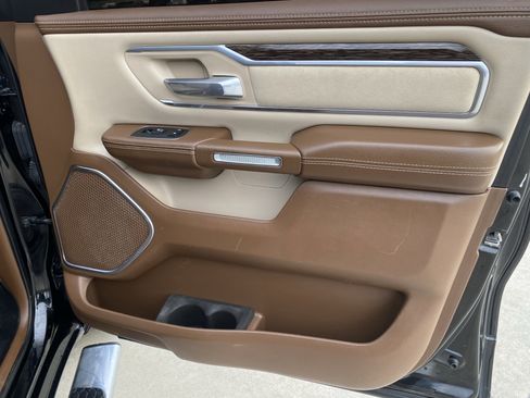 Used 2019 RAM 1500 Laramie image 14