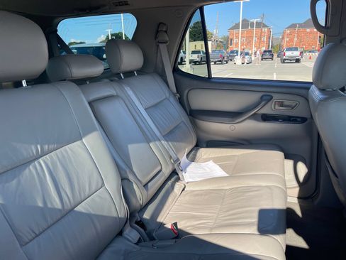 Used 2007 Toyota Sequoia SR5 RWD image 13