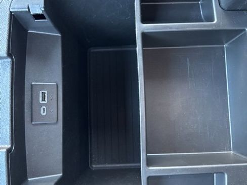 Used 2024 GMC Yukon SLT image 26