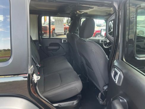 Used 2024 Jeep Wrangler Unlimited Rubicon 4xe image 41