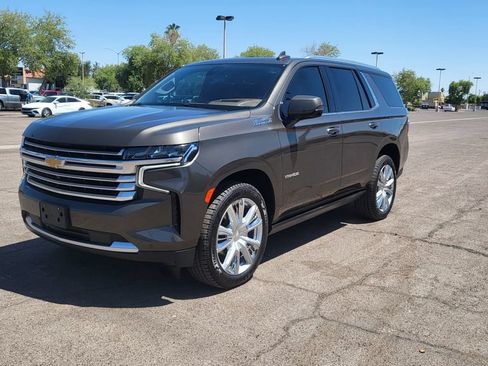 Used 2021 Chevrolet Tahoe High Country w/ Premium Package RWD image 4
