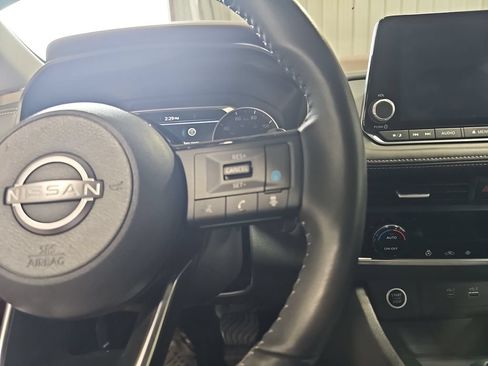 Used 2023 Nissan Rogue SV w/ SV Premium B Package AWD/4WD image 18