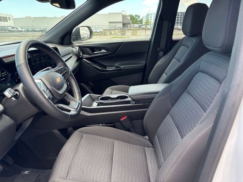 Used 2025 Chevrolet Equinox LT FWD image 22