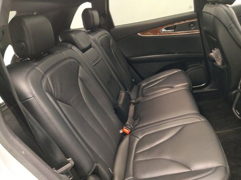 Used 2017 Lincoln MKX Reserve w/ Driver Assistance Package image 19