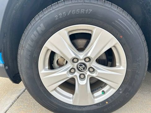 Used 2021 Toyota RAV4 XLE FWD image 30