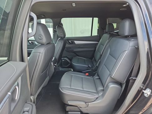 Certified 2025 Buick Enclave Preferred FWD image 26