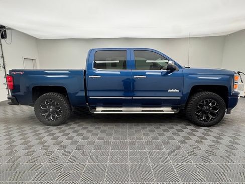 Used 2015 Chevrolet Silverado 1500 High Country w/ High Country Premium Package AWD/4WD image 6