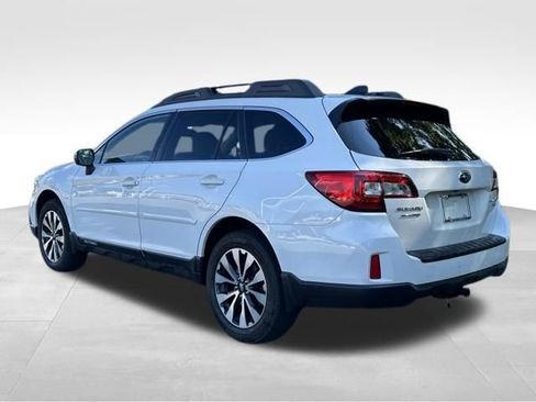 Used 2016 Subaru Outback 2.5i Limited AWD/4WD image 3