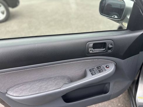 Used 2005 Honda Civic Hybrid Sedan image 12