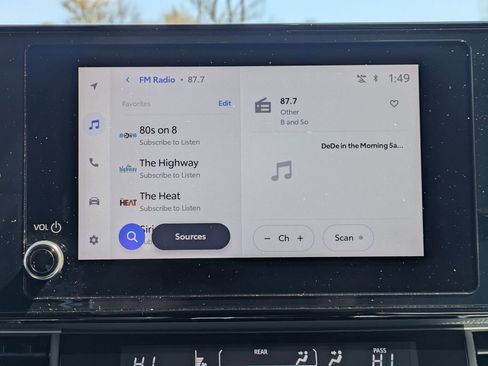 Used 2025 Toyota Sienna LE image 21