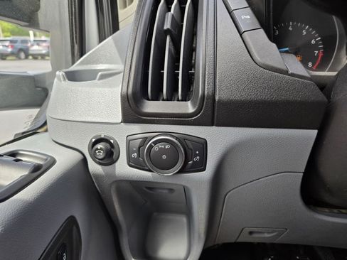 Used 2018 Ford Transit 150 XL RWD image 19