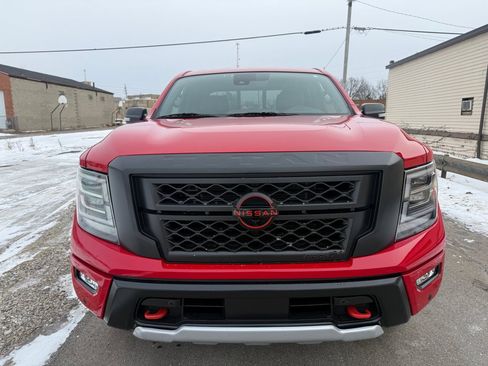 Used 2024 Nissan Titan PRO-4X w/ Pro-4x Convenience Package image 9