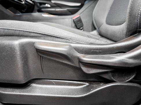 Used 2023 Chevrolet Bolt LT w/ Driver Confidence Package FWD image 7