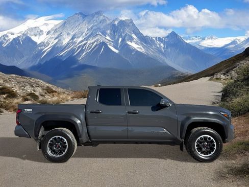 Used 2024 Toyota Tacoma TRD Off-Road w/ TRD Off Road Upgrade Package image 6