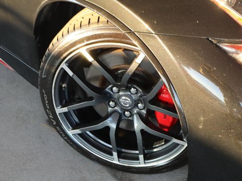 Used 2020 Nissan 370Z NISMO image 3