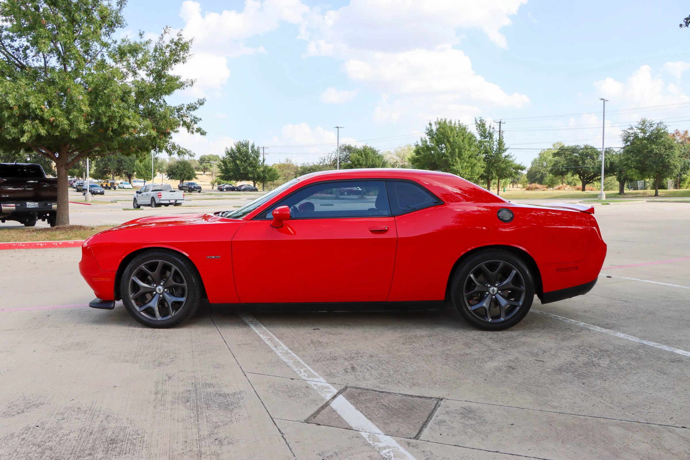 Used 2019 Dodge Challenger R/T RWD image 4