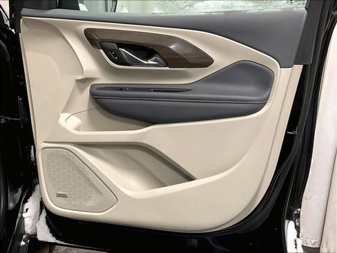 Used 2024 GMC Terrain Denali w/ Denali Premium Package image 12