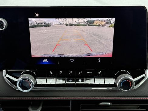 Used 2023 Chevrolet Colorado Z71 w/ Z71 Convenience Package 2 image 27