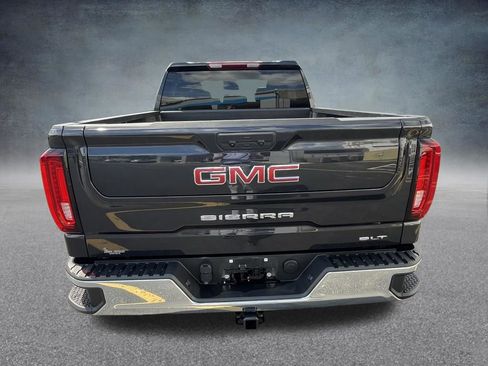 Used 2025 GMC Sierra 1500 SLT image 10