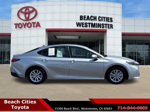 Used 2025 Toyota Camry LE w/ Convenience Package FWD image 13