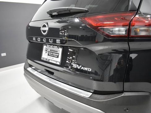 Used 2022 Nissan Rogue SV w/ SV Premium Package image 12