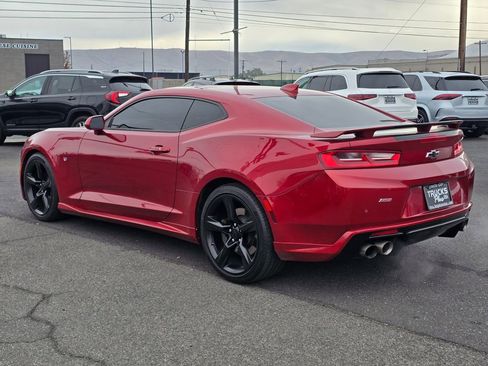 Used 2017 Chevrolet Camaro SS image 3