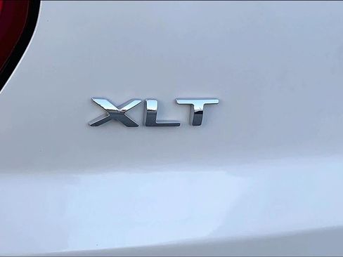 Used 2018 Ford Explorer XLT w/ Equipment Group 202A image 29