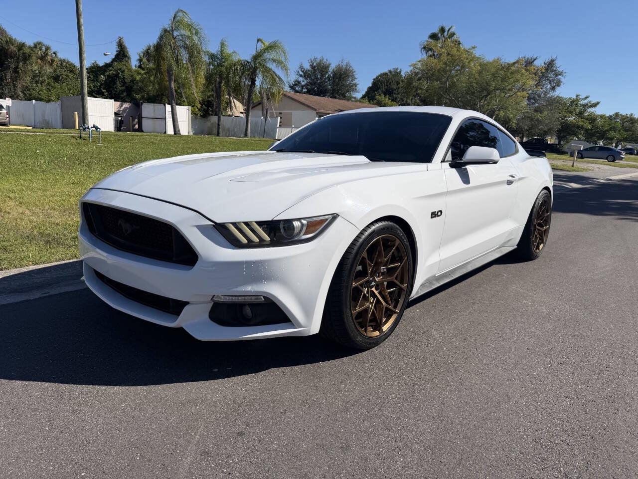 Used 2016 Ford Mustang GT RWD image 1