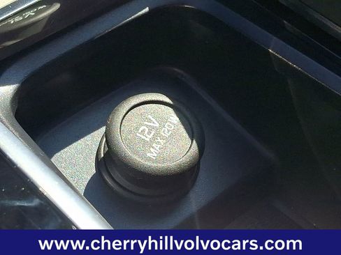 Certified 2025 Volvo XC60 B5 Plus image 26